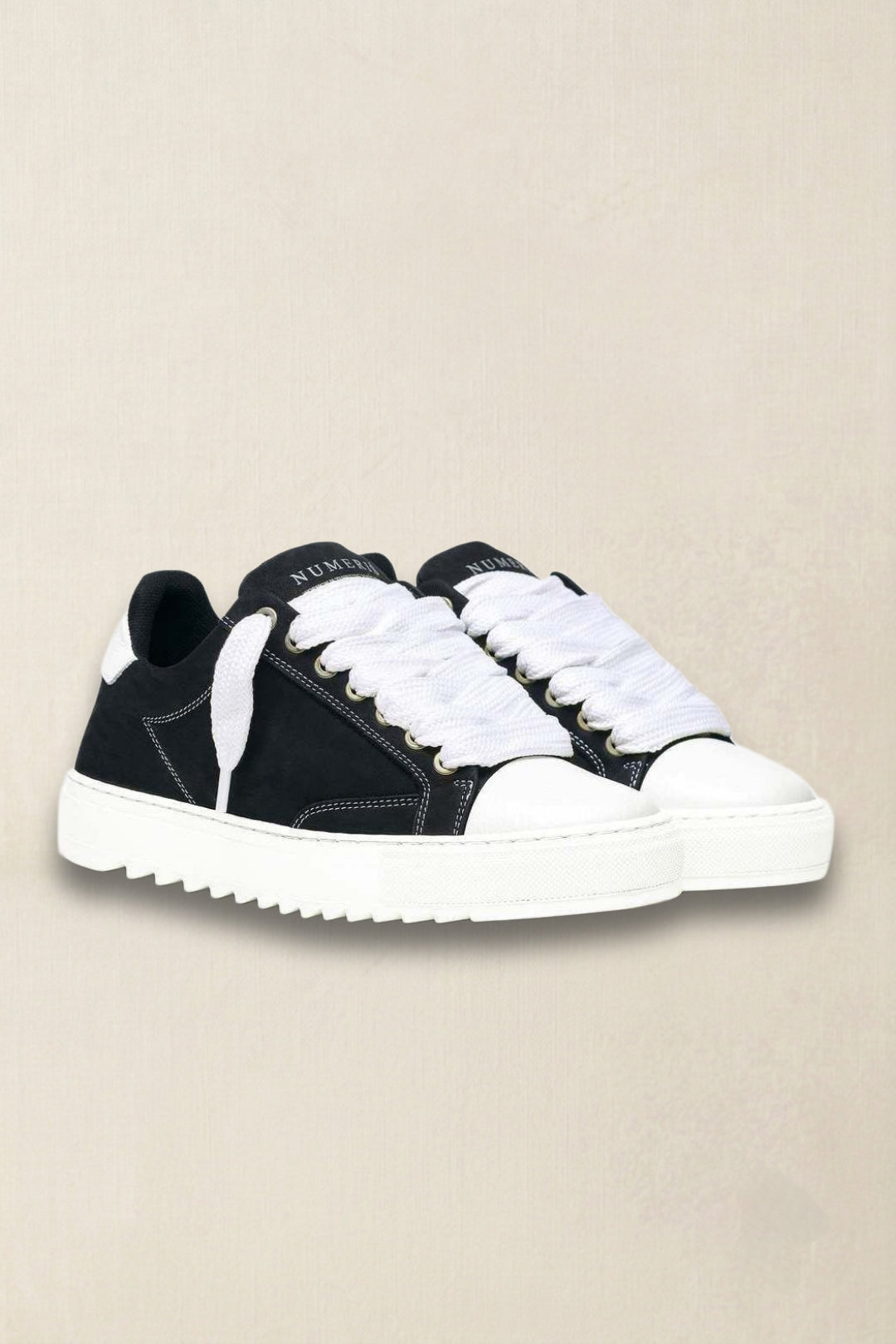 Numeris sneakers