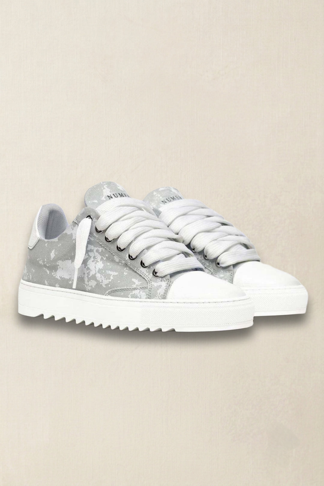 Numeris sneakers