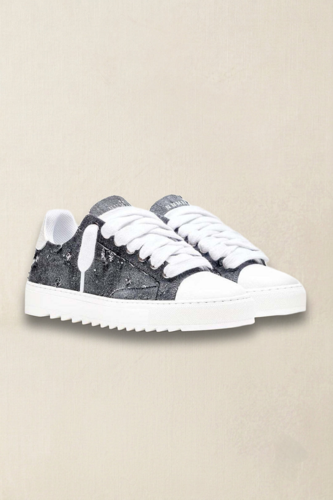 Numeris sneakers