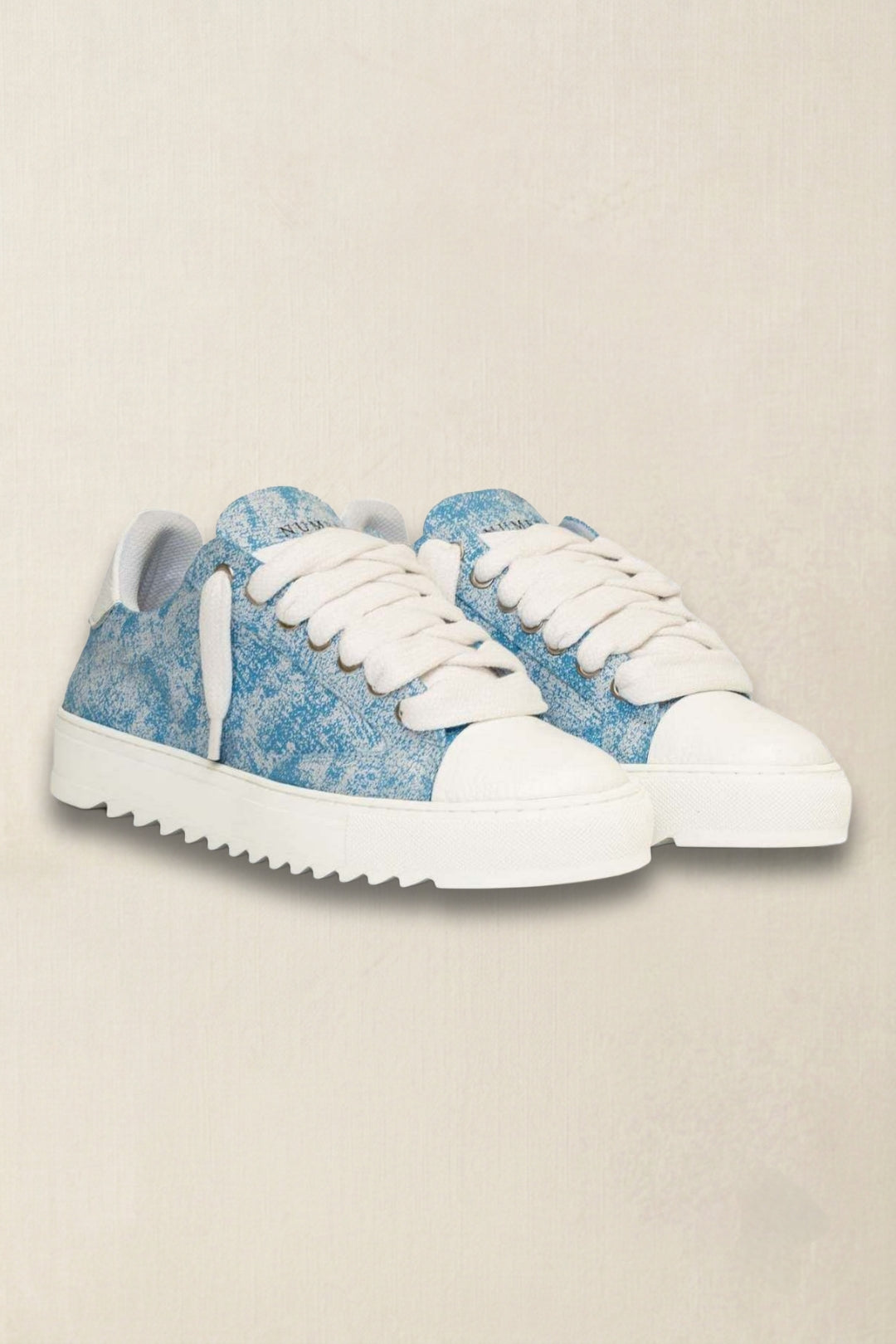 Numeris sneakers