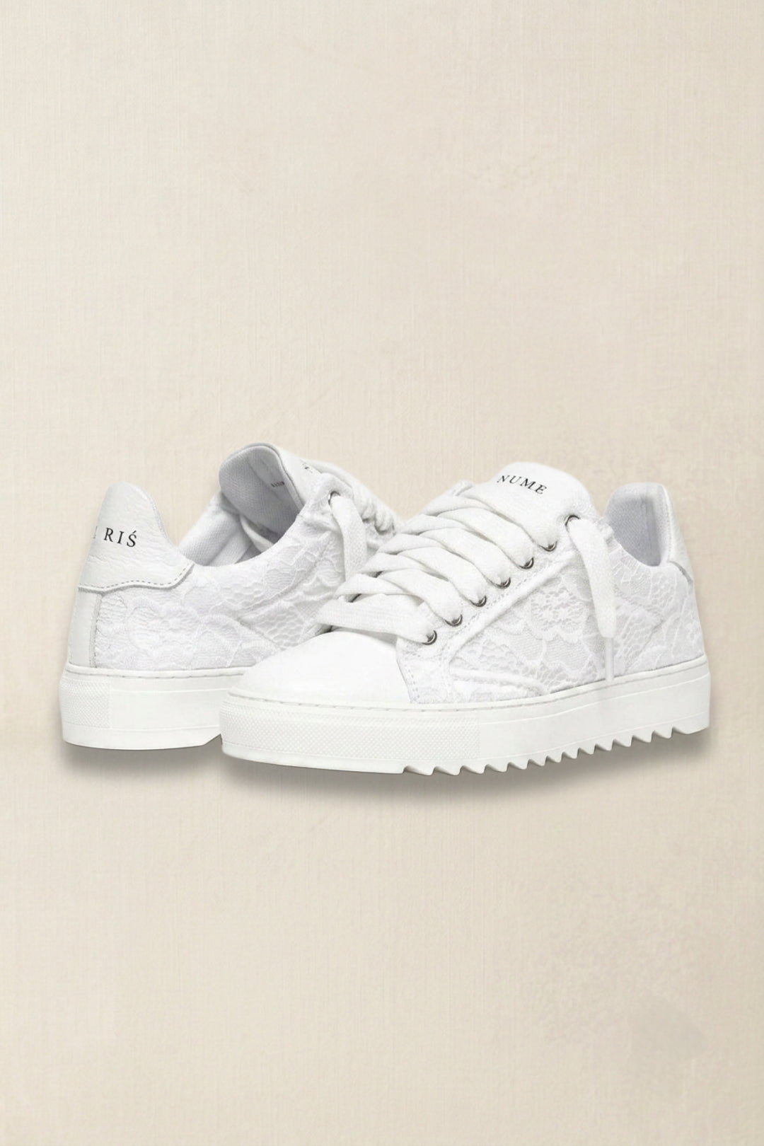 Numeris sneakers